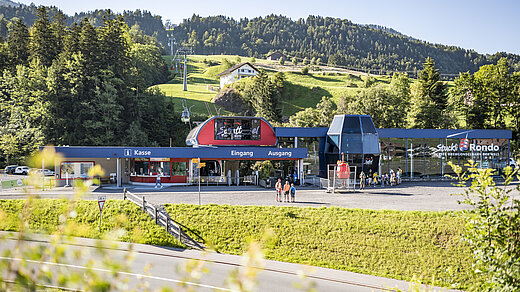 Zugpferdli-Geburtstagsfest mit Andrew Bond