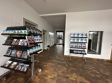 Blick in die alte Schalterhalle.