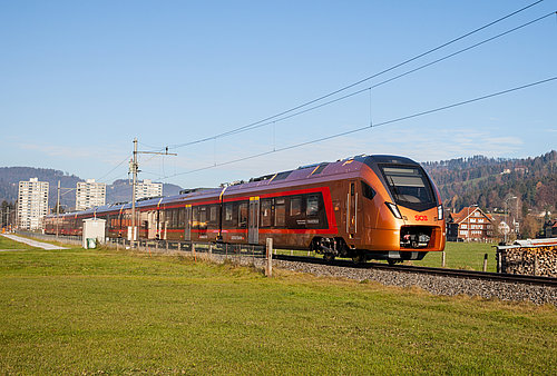 Die Reisenden profitieren am Morgen und in der Nacht von zusätzlichen Verbindungen auf der Strecke des Voralpen-Express (VAE).