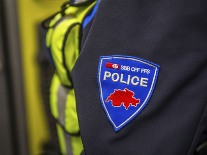 Uniformärmel der Transportpolizei mit Abzeichen